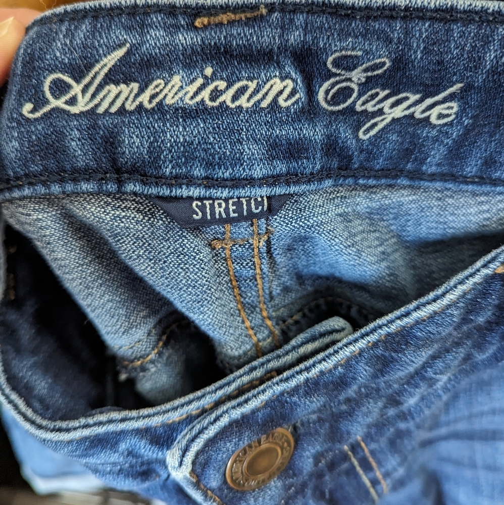 American Eagle Denim Shorts size 12 - Picture 2 of 4
